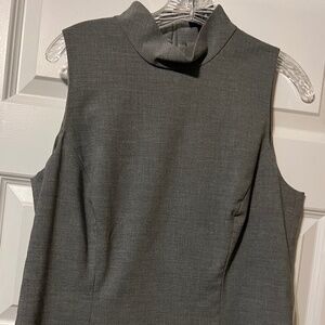 Ann Taylor Stretch  Crew Neck Sleeveless Top